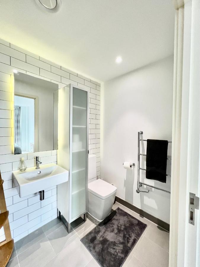 Luxury 2 Bedroom 2 Bathroom Apartment - London City Airport Luaran gambar