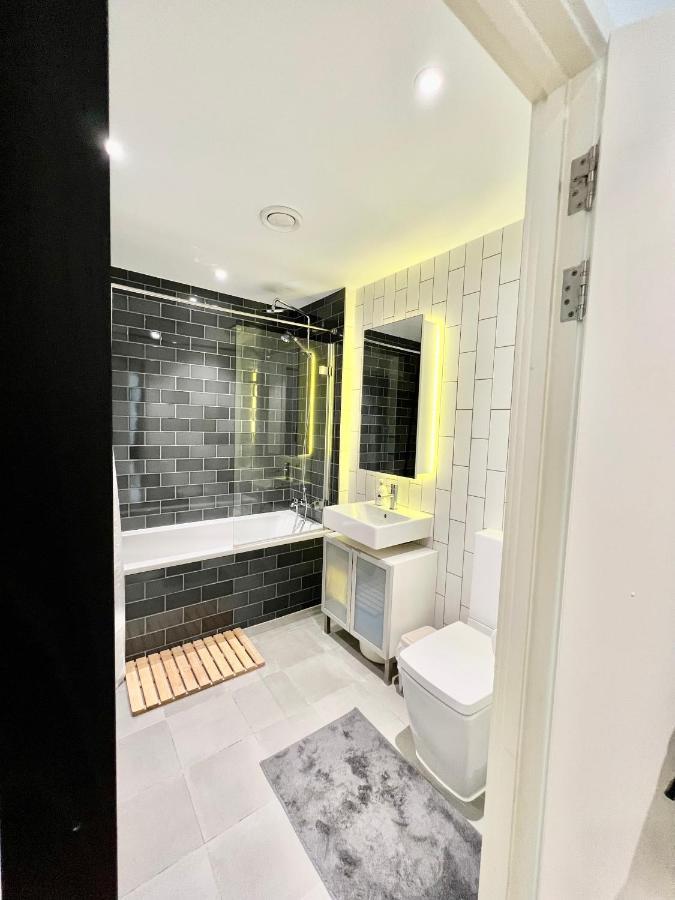 Luxury 2 Bedroom 2 Bathroom Apartment - London City Airport Luaran gambar