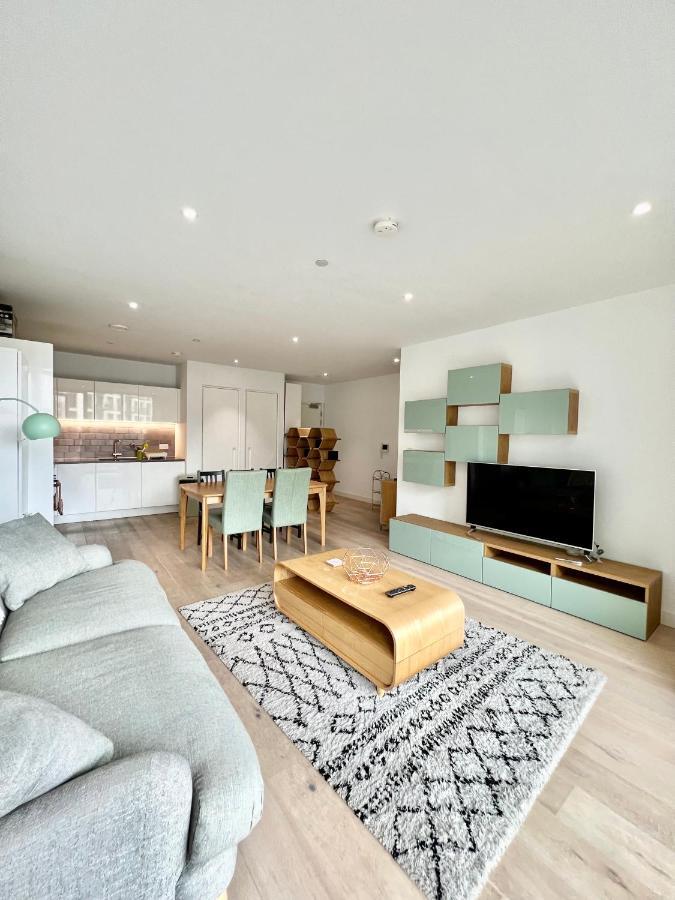 Luxury 2 Bedroom 2 Bathroom Apartment - London City Airport Luaran gambar