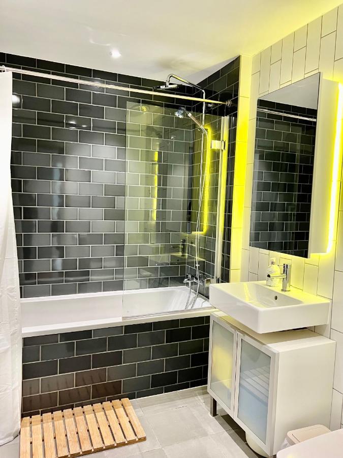 Luxury 2 Bedroom 2 Bathroom Apartment - London City Airport Luaran gambar