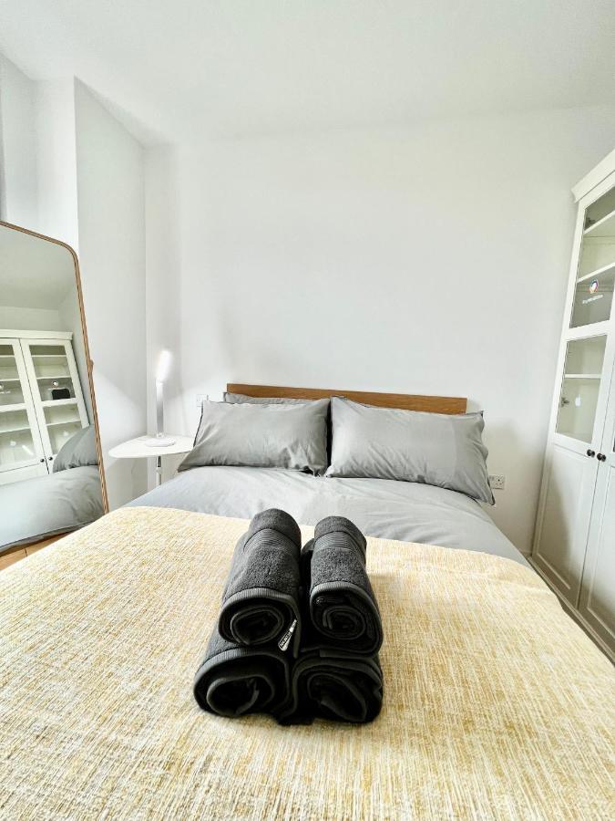 Luxury 2 Bedroom 2 Bathroom Apartment - London City Airport Luaran gambar